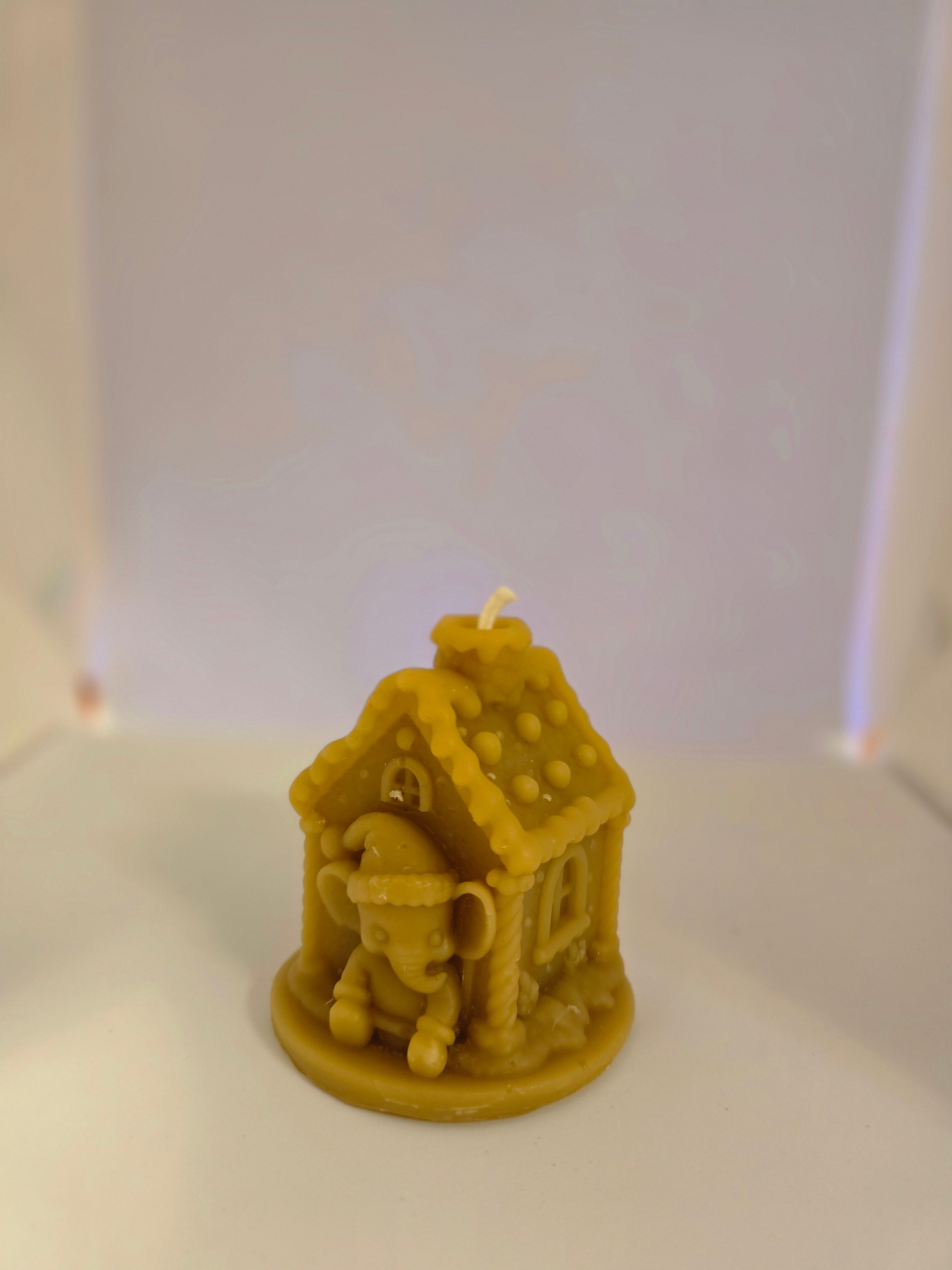 Christmas Elephant of the Gingerbread Hollow | Beeswax Candle