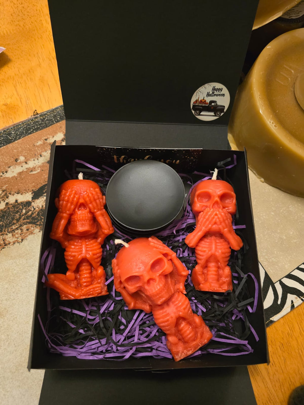 Halloween Beeswax Scented Candle Gift Box: 3 Skeletons