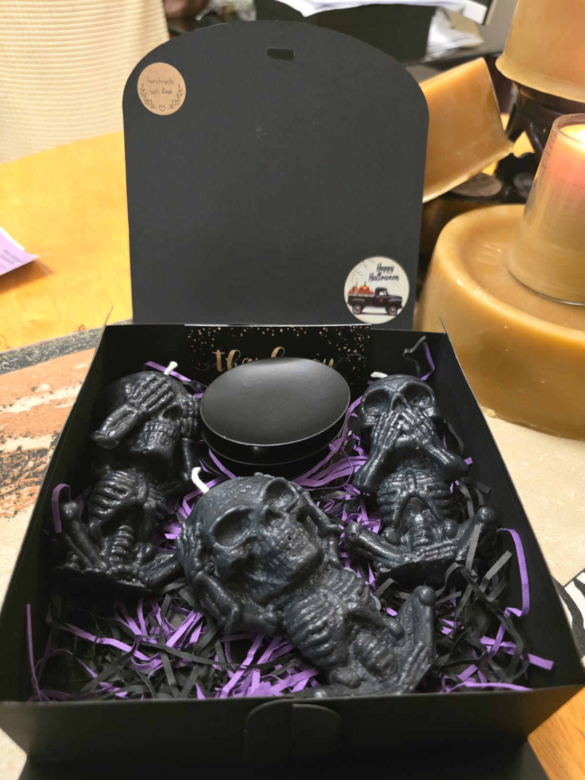 Halloween Beeswax Scented Candle Gift Box: 3 Skeletons