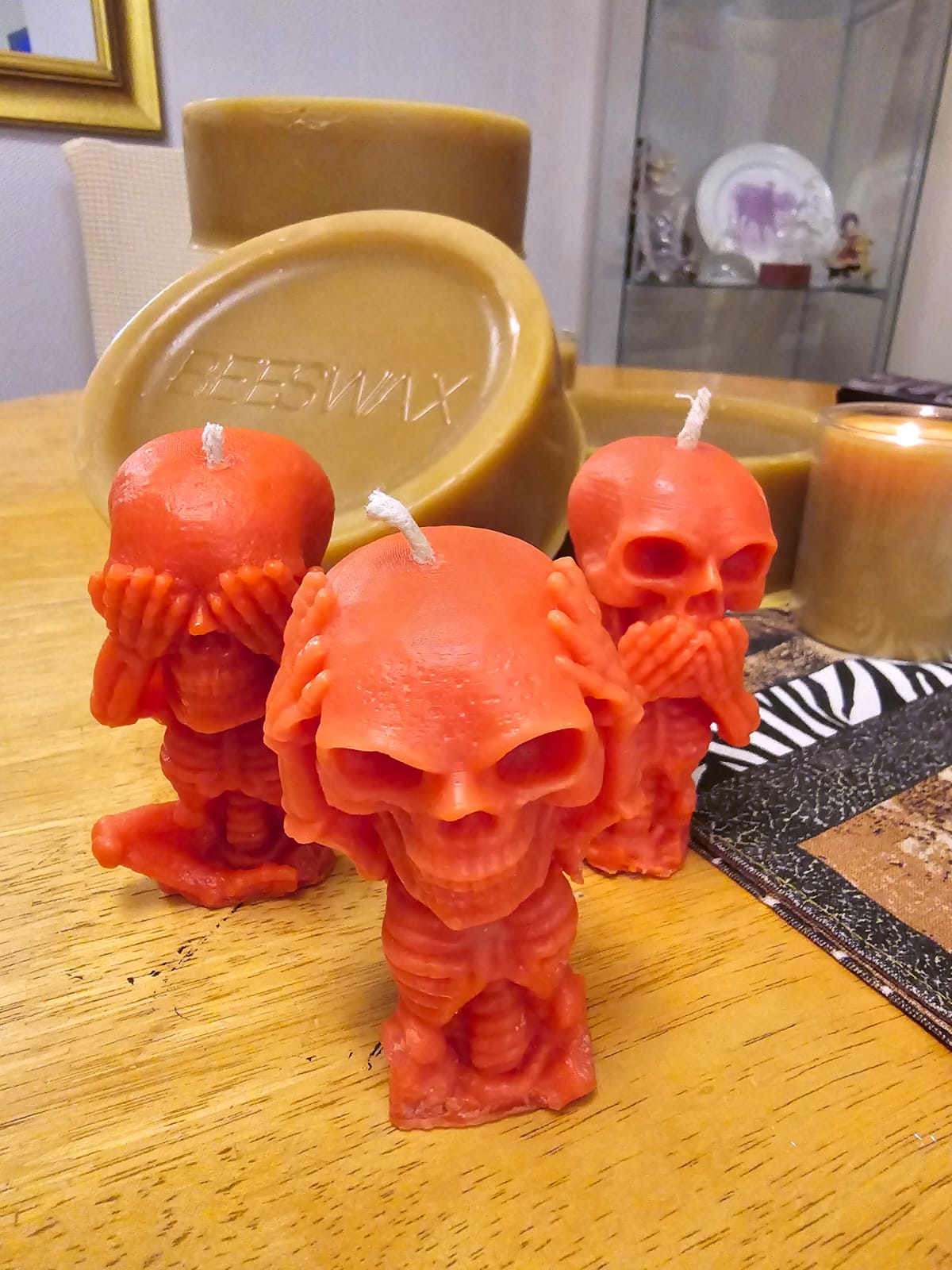 Halloween Beeswax Scented Candle Gift Box: 3 Skeletons