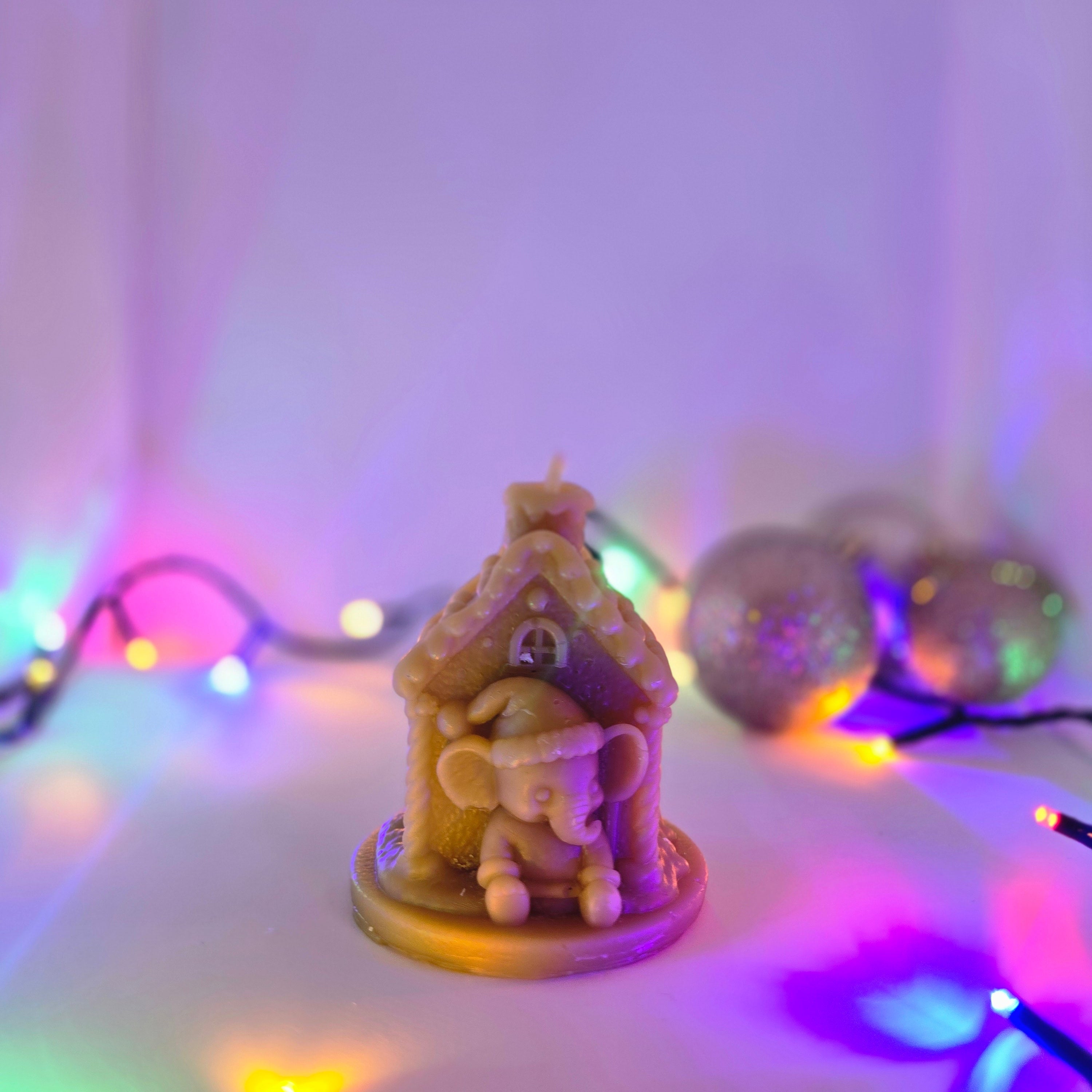 Christmas Elephant of the Gingerbread Hollow | Beeswax Candle