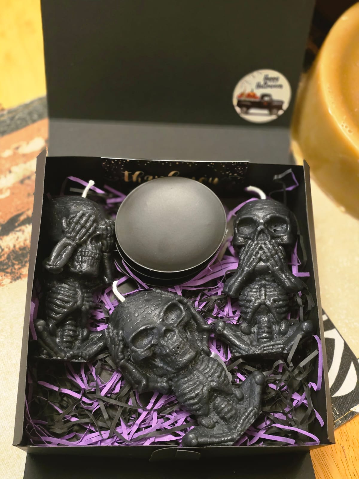 Halloween Beeswax Scented Candle Gift Box: 3 Skeletons