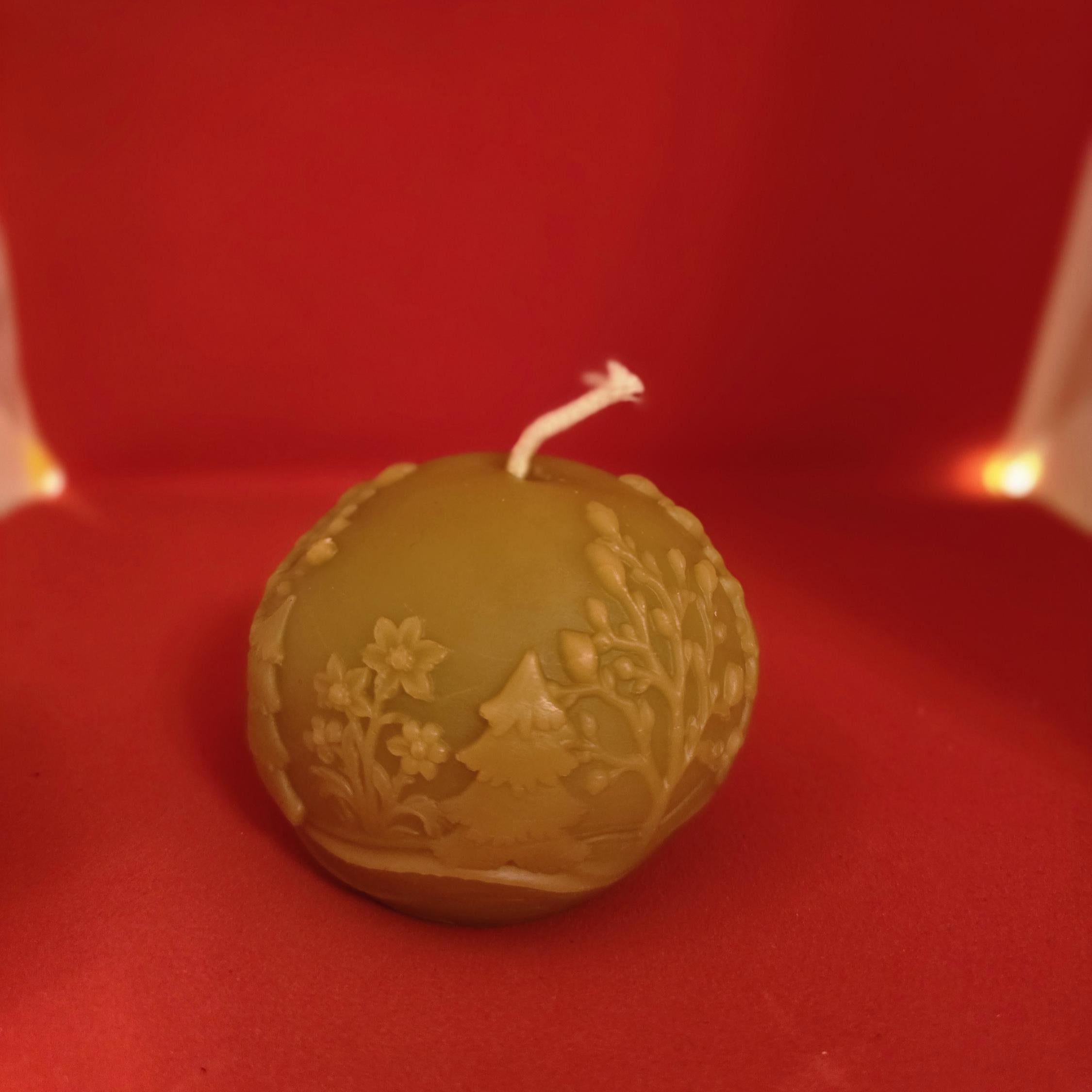 The North Pole Sleigh Glow | Beeswax Christmas Candle
