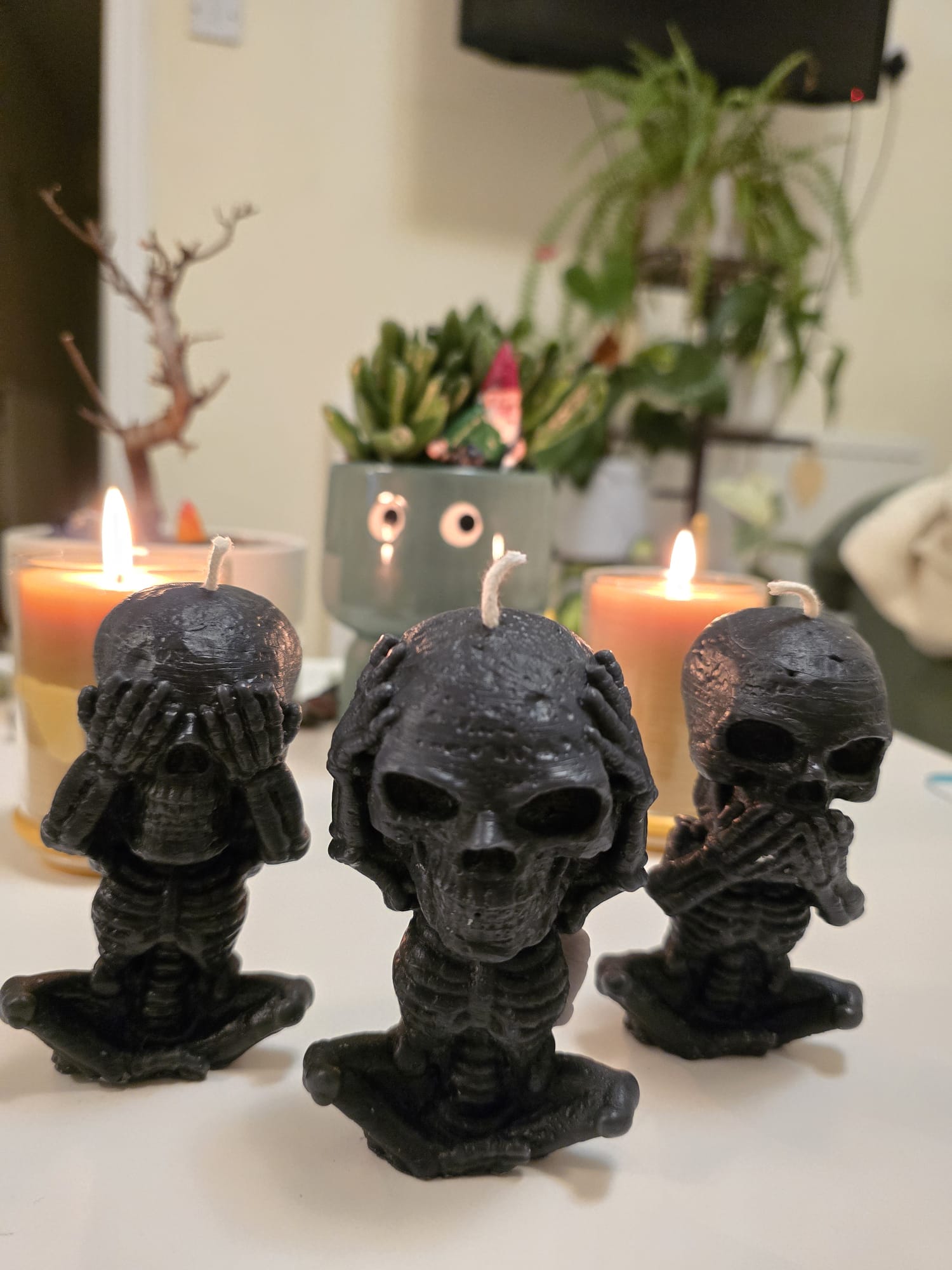 Halloween Beeswax Scented Candle Gift Box: 3 Skeletons