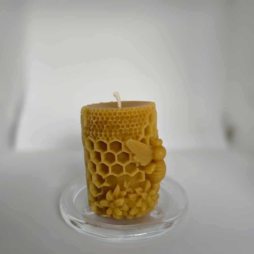 The Summers Honeycomb Bee | Signature Collection | 100% Natural Beeswax Candle
